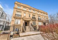 Stylish 2BR Townhouse & Patio - Chambres d'hôtes Toronto