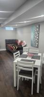 Lakeside private 1 bedroom luxury apt - Ferienwohnung Bowmanville