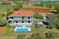 Apartment Jadranka with Private Pool & Valley View in Green Istria - Ferienwohnung Gorica