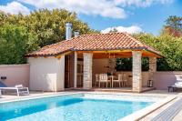 Lux pool Villa Zen - located in peaceful village near Rijeka and Opatija - B&B Klana