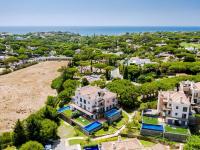 Vale do lobo, 'Golf by the Pool' 2 bedroom apartment - B&B Vale do Lobo