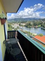 Chic & Cozy Lake View Apartment - B&B Seeboden