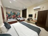LEO Deluxe & Suite Room - Bed and Breakfast Akalkot