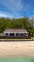 La Plage I Beachfront Villa on the Lagoon - B&B Centre de Flacq