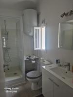 STUDIo VUE EXCEPTIONNELLE CENTRE parking gratuit - B&B Fontaine-de-Vaucluse