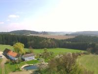 Esterbauer Homes, Gewölbe Wohnung 4P, Moderne Stadel Loft 4P und Generationen Farmhaus 9P in ruhiger Alleinlage mit Schwimmteich am Hof Neuberg - B&B Niedertaufkirchen