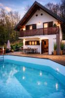 La Casa Kiara - Heated Pool, Jacuzzi & Forest View - B&B Stubičke Toplice