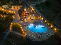 Sunrise House - Swimming Pool - B&B Berat