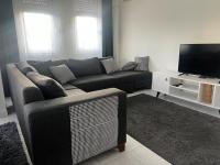 Ground Floor Apartment in the Garden with Excellent Location - B&B Side