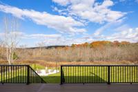 Luxury 4BR in Hudson Valley on a 8 Acre Estate - Hot Tub, Large Firepit, Oversized 38 Ft Deck! - B&B Old Chatham