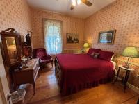 Queen Room with Shared Bathroom