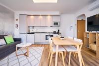 Neu renoviertes Apartment Sabine mit seitlichen Meerblick - B&B Armação de Pêra