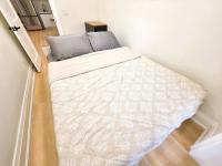 Bright 2BR Basement Suite -Feels Like Main Floor - B&B Toronto