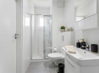 Golden Apartments Warsaw - Stylish & Sunny - Pereca Residence, City Center - Chambres d'hôtes Varsovie