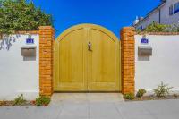 Surf and Sand Beach Bungalow - B&B San Diego