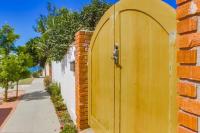 Surf and Sand Beach Bungalow - B&B San Diego
