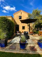 Eirene Retreat - Quiet Riverside Escape - B&B Upper Hutt