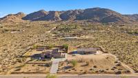 Pueblo Villa - Sleeps 12 • 2 Homes on 2.5 Acres - B&B Joshua Tree