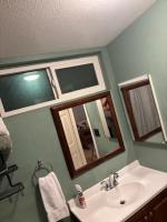 Desert Farmhouse - B&B Hesperia