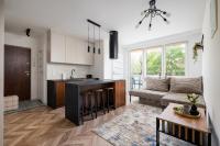 Las Bielański Chic Apartment by BookingHost - Bed and Breakfast Warschau