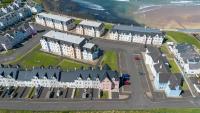 West Strand | Portrush Townhouse | Sleeps 6 - B&B Portrush