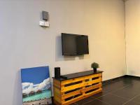 Above A Shoplot No Noise Worries 12Pax & FreeWiFi - Chambres d'hôtes Ipoh