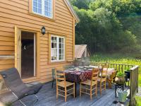1824 Timber House Between Farsund And Lyngdal - Chambres d'hôtes Lyngdal
