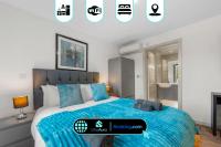 Duplex 2BR Flat with Parking Near Excellent Transport Links By Stay Aura Short Term Lets Brentford - B&B Brentford