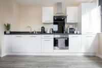 Contemporary 2 Bed Apartment in Manchester w WiFi - Bed and Breakfast Manchester