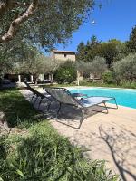 Provençal house with swimming pool and large garden - Bed and Breakfast Velleron