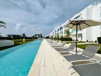 Cana Rock Infinity Pool & Beach Club - B&B Punta Cana