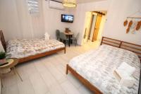 3.9 Near Beach • Generator • Hammock • 1st Floor - B&B Garita