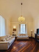 Dimora Ferrari - Grand Historic Apartment by the Cathedral - B&B Catania