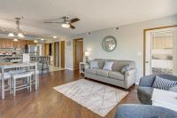 Lakefront Osage Beach Condo w/ Balcony & Pool - Ferienwohnung Osage Beach