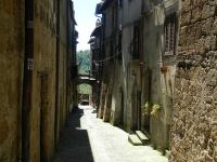 Palazzo le Balze with 3 bedrooms and 3 private bathrooms - B&B Bagnoregio