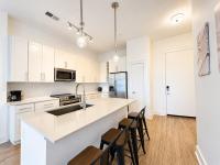 Luxury Uptown Charlotte 2BR Rooftop Pool Gym & Skyline Views - B&B Charlotte