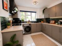 Luxury 2BR Apartment Near Merry Hill - Ferienwohnung Halesowen