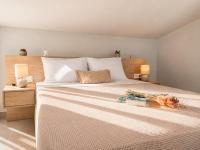 Superior One-Bedroom Apartment with Balcony