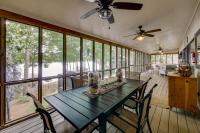 Pet-Friendly Lake Sinclair Home w/ Boat Dock! - B&B Eatonton
