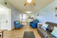 Emerald Isle Resort-Style Condo: Walk to Beaches! - B&B Emerald Isle