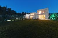 Luxury Villas with Private Pool & Garden in Halkidiki - B&B Kryopigí