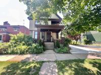 New! Spacious 17-mins Walk Sleeps 16+ Free Parking - B&B Niagara Falls
