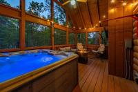 Couples Escape Hot Tub Fire pit Rain Shower - B&B Pigeon Forge