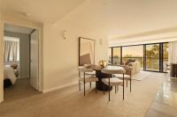 Stylish 2BR Rooftop Pool, Walk to CBD & River - B&B Perth