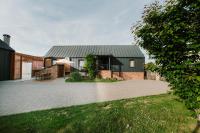 Guest House 'Kućica' with courtyard near Zagreb Airport, Velika Gorica - Chambres d'hôtes Donja Lomnica