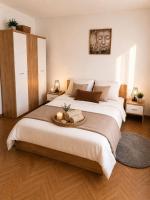 Madalina's House - Cozy Central 2-Bedroom Apartment - B&B Braşov