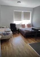 Studio for 2-4 people no 19 with Parking - Bed and Breakfast Sollentuna