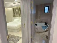 Aurion Executive Apartment - Next to Rashid Mall - Self Check-in - Bed and Breakfast Medina