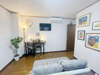LUMI HOUSE 101, 8 minutes to Namba 4 minutes walk to the station self check in - Chambres d'hôtes Osaka