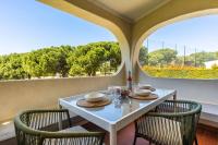Sunny Vilamoura Golf Villa with Private Pool - B&B Quarteira